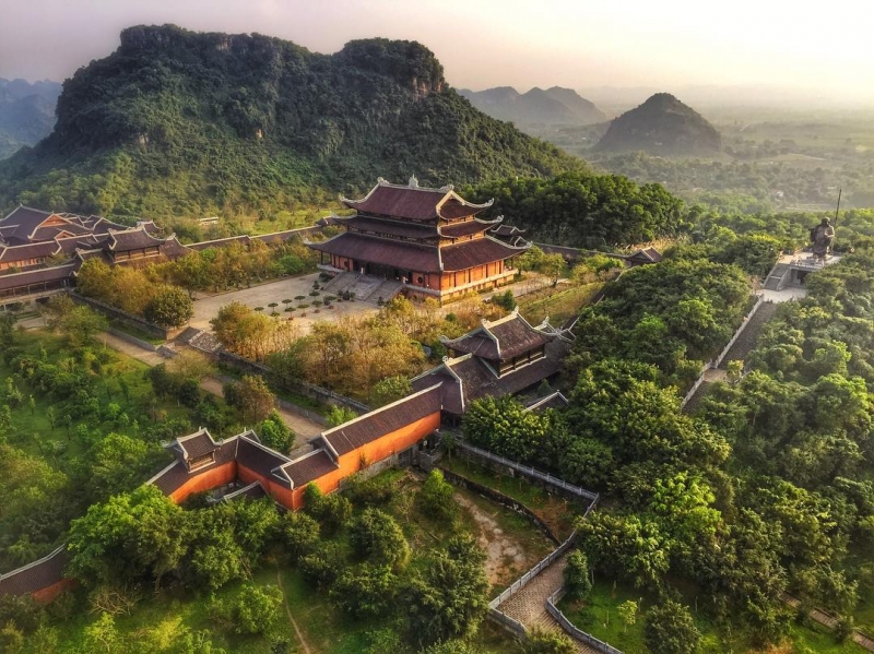 HOA LU – TRANG AN - 1 DAY TRIP BY LIMOUSINE (Cycling)