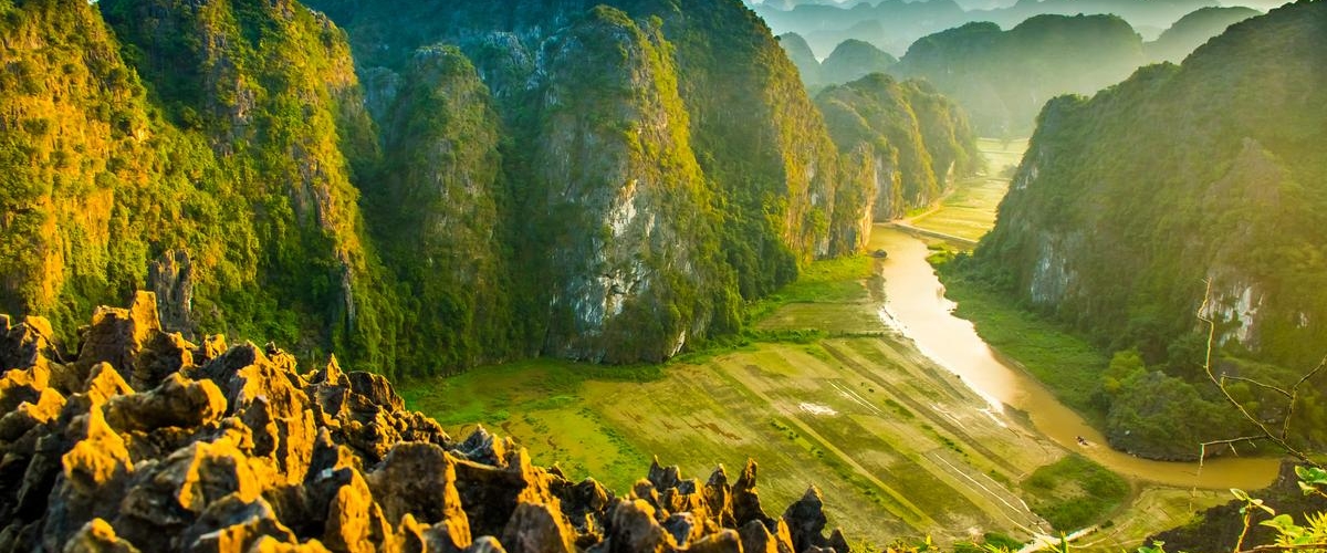 HOA LU – TRANG AN - MUA CAVE - 1 DAY TRIP BY LIMOUSINE (Cycling)