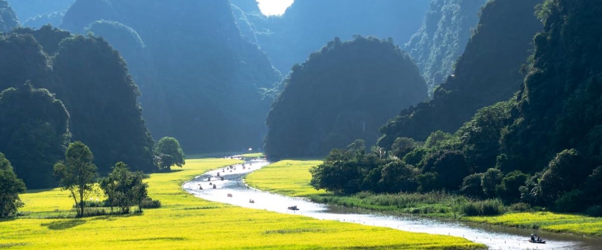 HOA LU – TRANG AN - MUA CAVE - 1 DAY TRIP BY LIMOUSINE (Cycling)