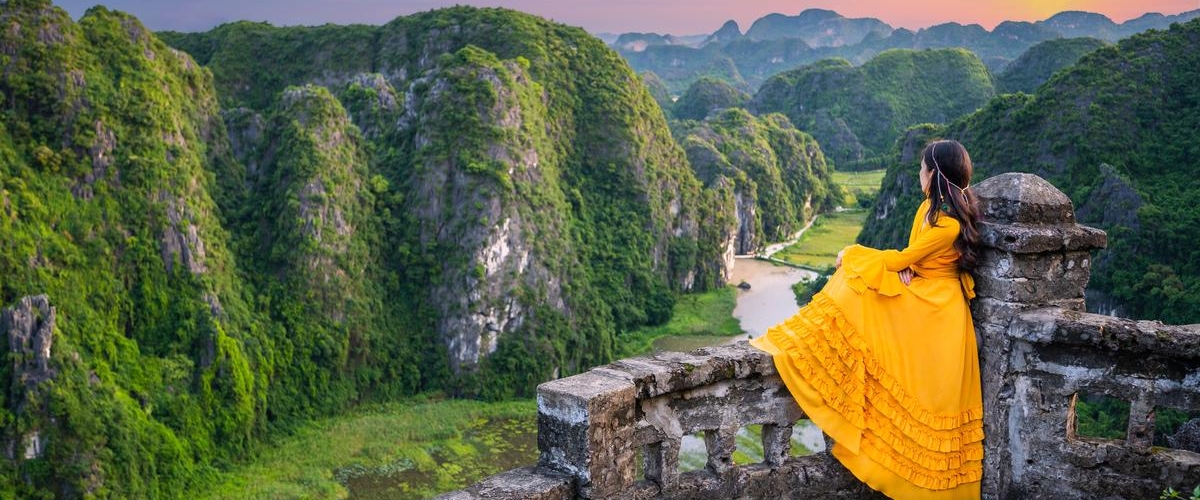 HOA LU – TRANG AN - MUA CAVE - 1 DAY TRIP BY LIMOUSINE (Cycling)
