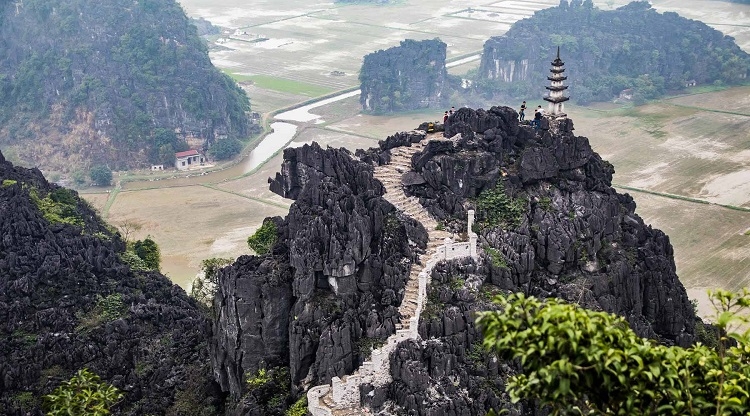 HOA LU - TAM COC - MUA CAVE - 1 DAY TRIP BY LIMOUSINE (Cycling)