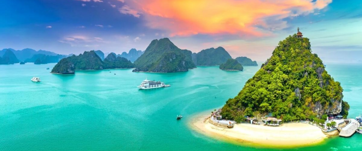 NINH BINH + HA LONG BAY  2 DAYS/1NIGHT  STAY AT BUNGALOW / HOTELS 3*- 4* in Ninh Bình