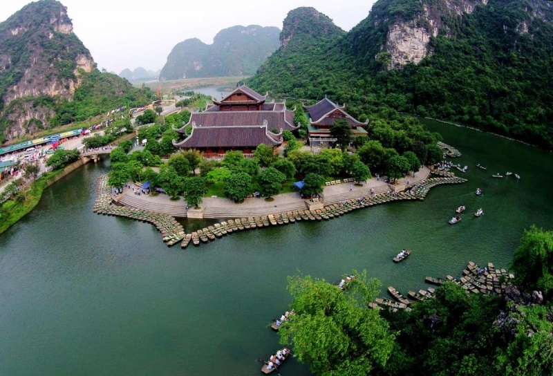 BAI DINH - TRANG AN - MUA CAVE -1 DAY TRIP BY LIMOUSINE
